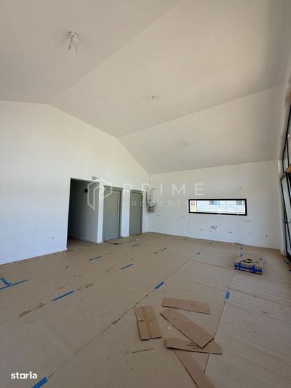 Casă cu 4 camere în Livezeni