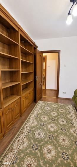 Apartament cu 4 camere decomandat în Central