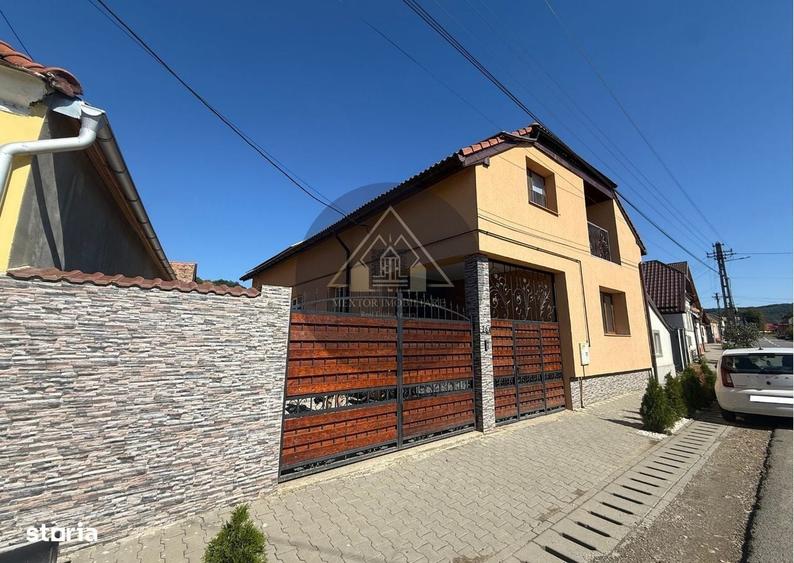 Casă cu 4 camere decomandat cu Teren 1580 Mp în Alma