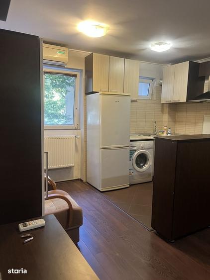 Apartament cu 2 camere decomandat în Apărătorii Patriei