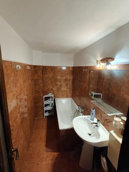 Apartament cu 3 camere decomandat în Unirii