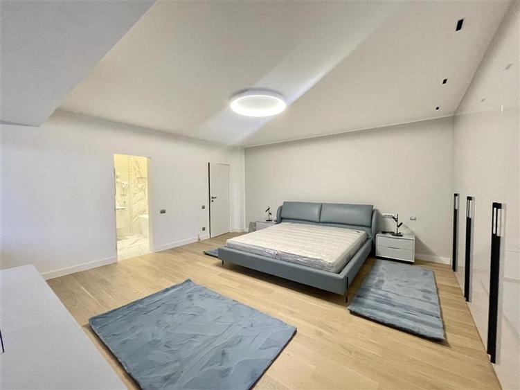 Apartament cu 4 camere decomandat, mobilat în Herăstrău
