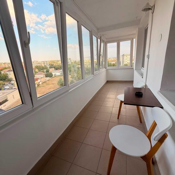 Apartament cu 3 camere semidecomandat în Decebal