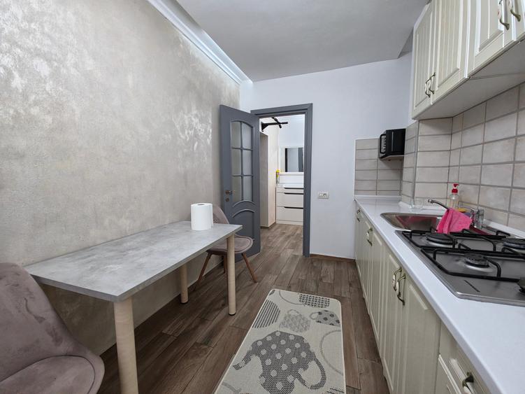 Apartament cu 2 camere decomandat în CET