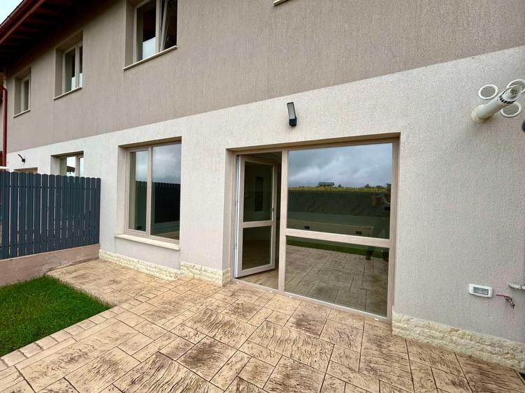 Casă individuală cu 4 camere cu Teren 172 Mp în Central