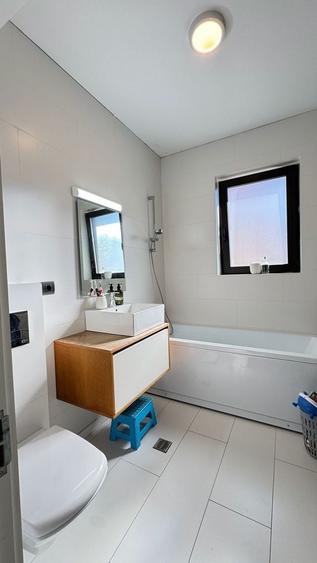 Apartament cu 4 camere decomandat, mobilat în Câmpului