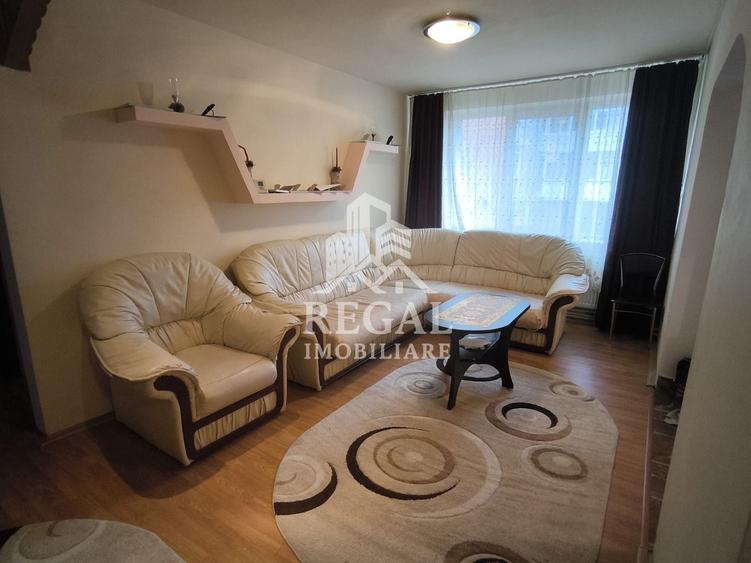 Apartament cu 3 camere decomandat, mobilat în Micro 4
