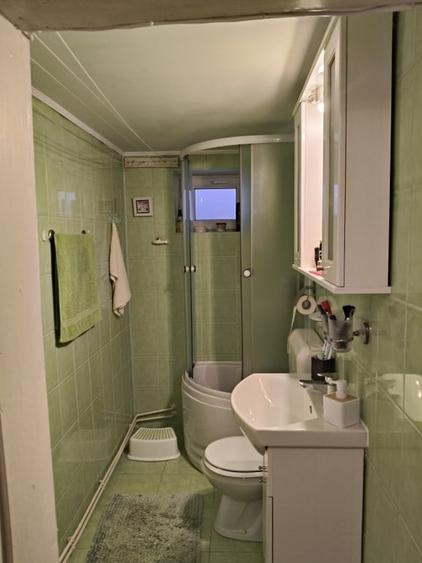 Casă cu 3 camere cu Canalizare în Vest