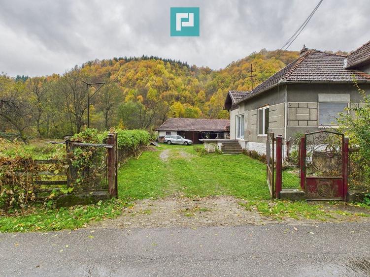 Casă individuală cu 3 camere cu Teren 3843 Mp în Lazuri