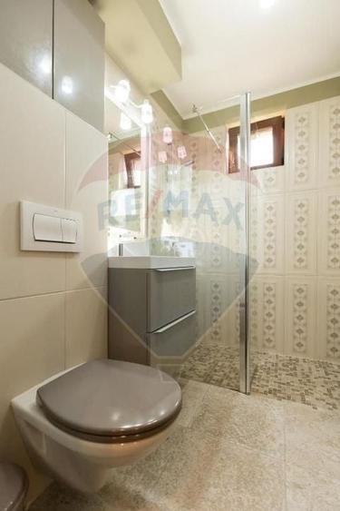 Apartament cu 2 camere semidecomandat, mobilat în Ultracentral