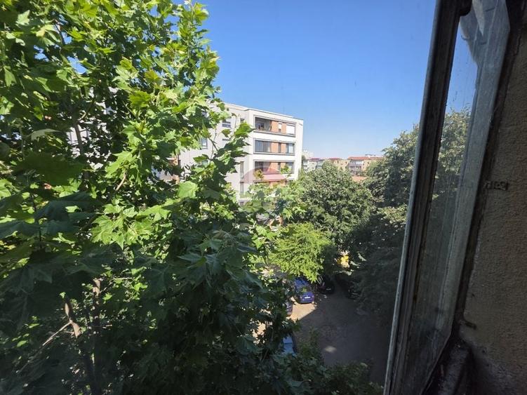 Apartament cu 3 camere semidecomandat în Șagului