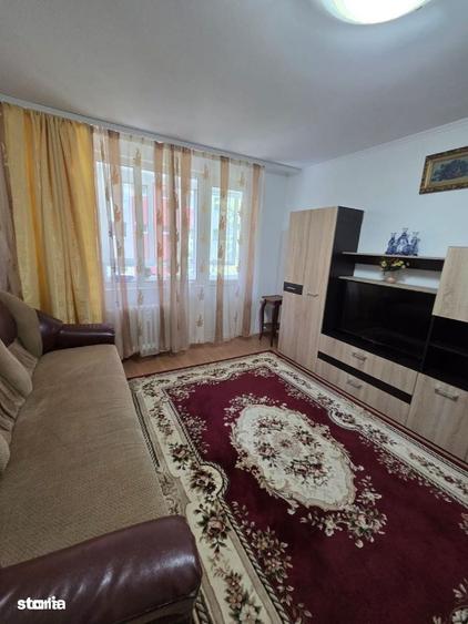 Apartament cu 2 camere semidecomandat în Berceni
