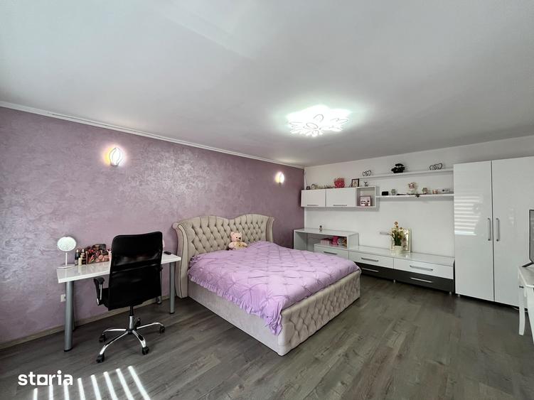 Casă cu 6 camere cu Teren 2200 Mp în Central