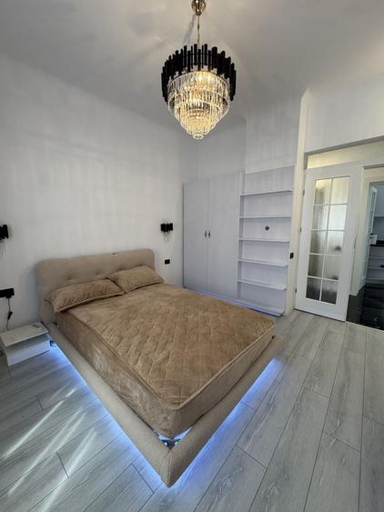 Apartament cu 3 camere decomandat, mobilat în Central
