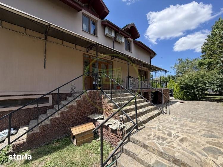 Casă cu 8 camere cu Teren 1787 Mp în Mofleni