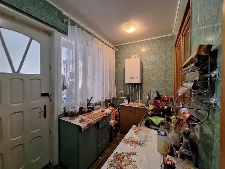 Casă individuală cu 5 camere cu Canalizare în Ultracentral