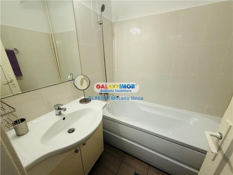 Apartament cu 3 camere semidecomandat, mobilat în Sud
