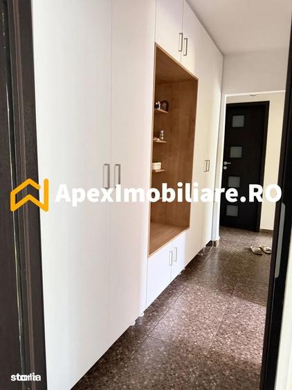 Apartament cu 3 camere decomandat în P-ța Reșița