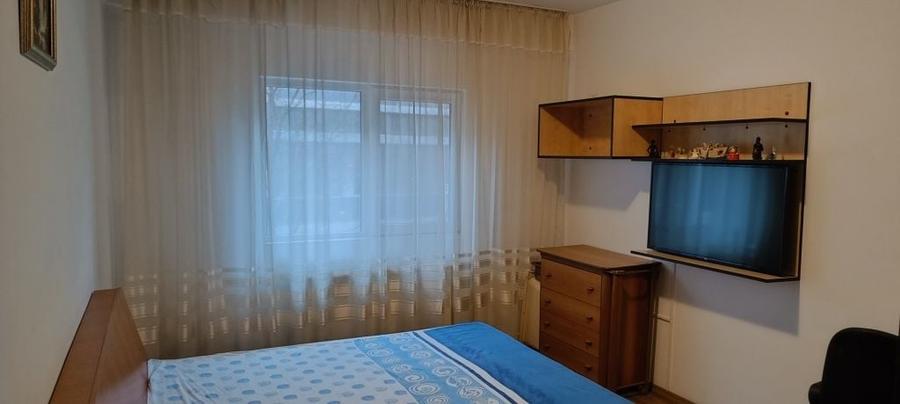 Apartament cu 2 camere decomandat în Roșu