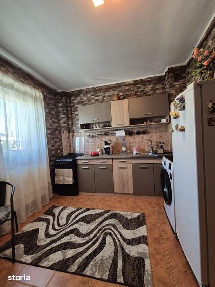 Apartament cu 2 camere decomandat în Mioriței