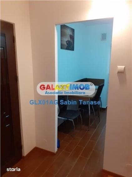 Apartament cu 3 camere decomandat în Calea București