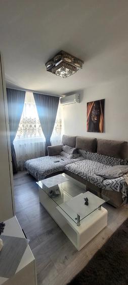 Apartament cu 2 camere decomandat în Ferentari