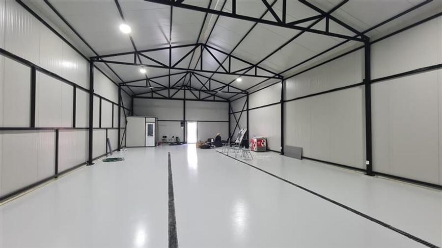 Spațiu industrial, de 344 mp, în Podari