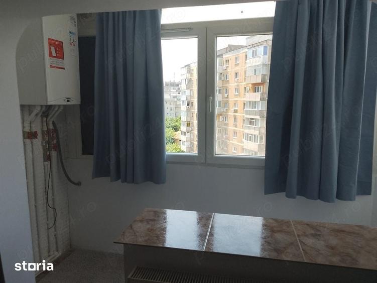 Apartament cu 4 camere în Văcăresti