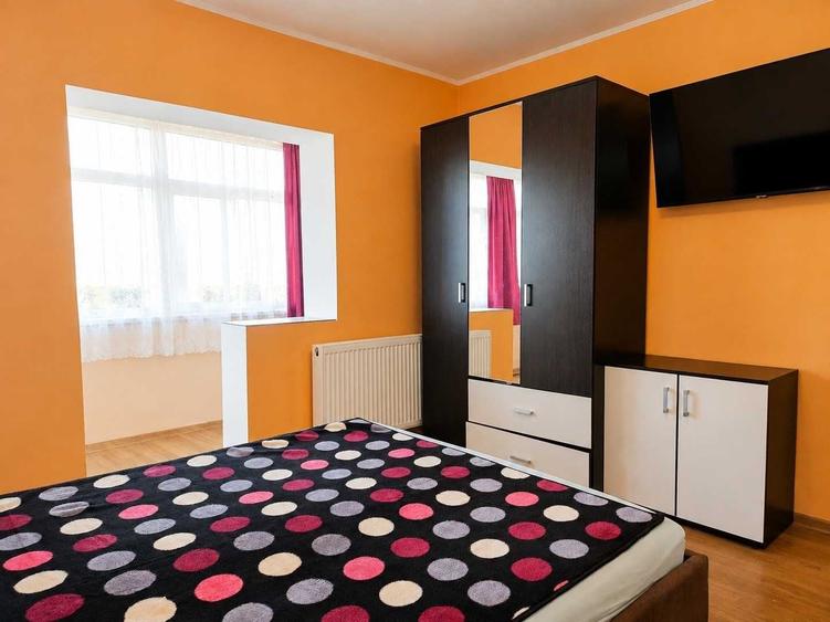 Apartament cu 3 camere decomandat în Bârzești