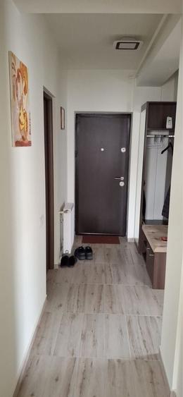 Apartament cu 3 camere decomandat în Florești