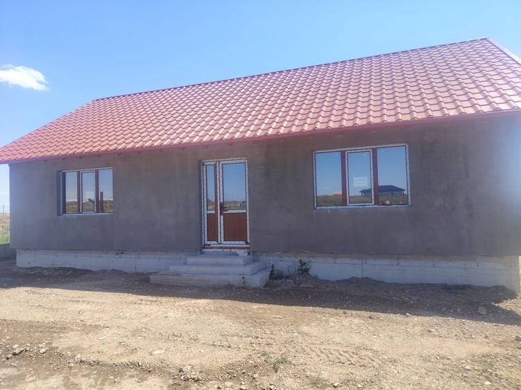 Casă cu 3 camere cu Teren 500 Mp în Șendreni