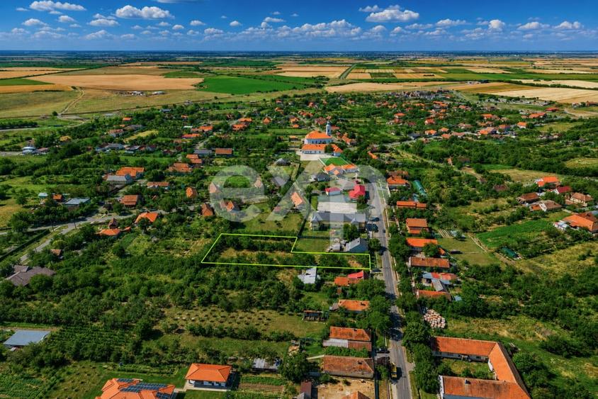 Teren de 2539 mp, în Ianova