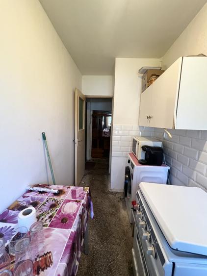 Apartament cu 2 camere nedecomandat în P-ța Doina