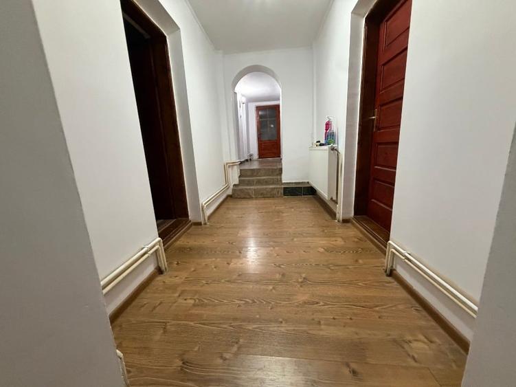 Casă individuală cu 3 camere cu Canalizare în Dragodana