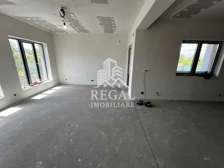 Casă individuală cu 3 camere cu Canalizare în Central