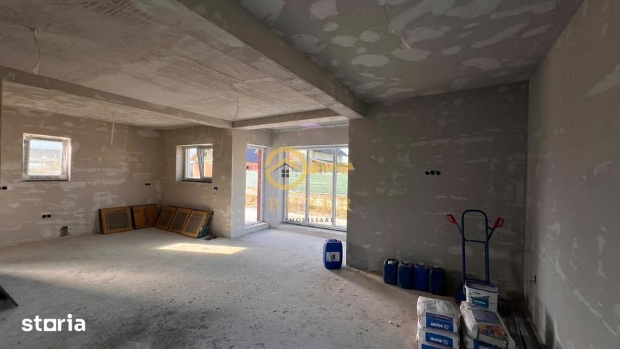 Casă cu 4 camere cu Teren 400 Mp în Central