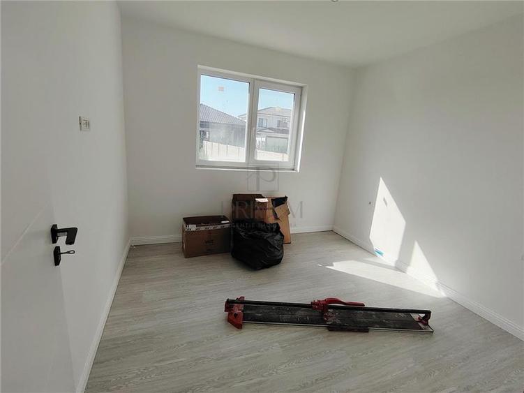Duplex cu 4 camere cu Canalizare în Moșnița Veche