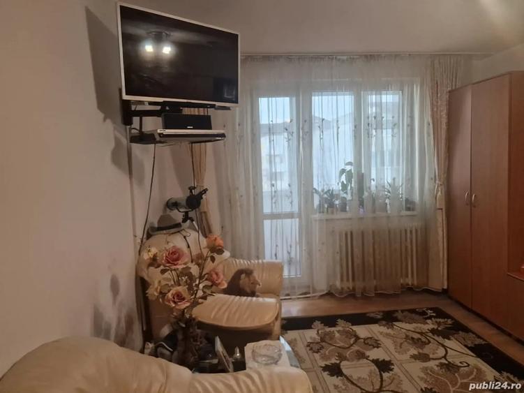 Apartament cu 2 camere decomandat în Precista