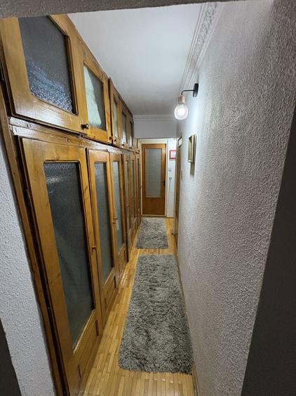 Apartament cu 3 camere decomandat în Gorjului