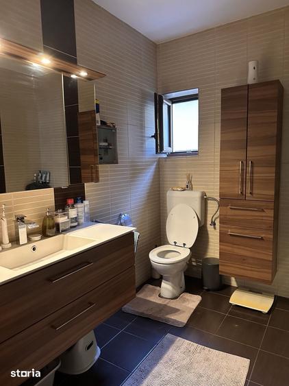 Casă cu 4 camere cu Teren 800 Mp în Crevedia