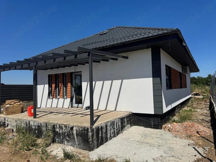 Casă cu 7 camere cu Teren 424 Mp în Central