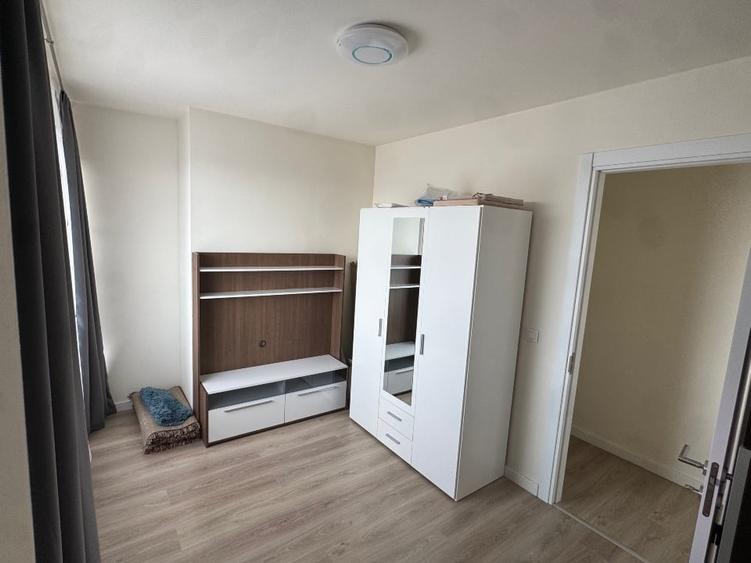 Apartament cu 3 camere, mobilat în Central