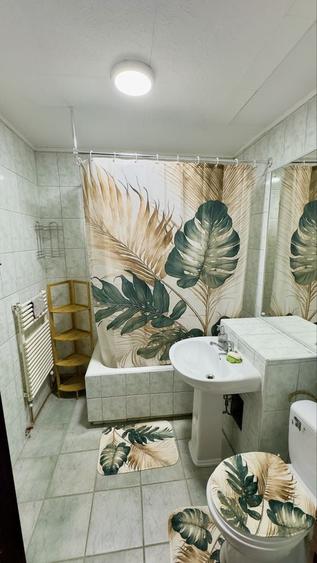 Apartament cu 3 camere decomandat în Noua