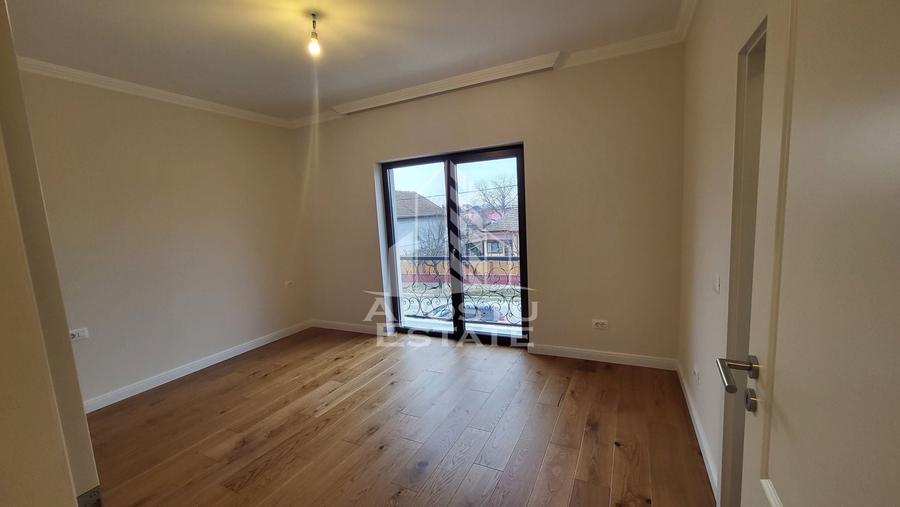 Duplex cu 4 camere cu Canalizare în Mehala