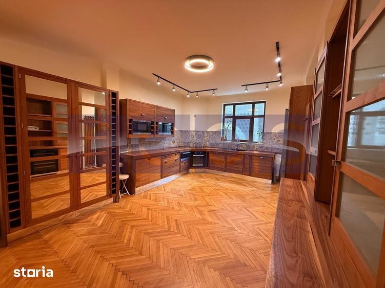 Apartament cu 4 camere în Centrul Civic