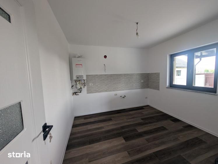 Casă cu 4 camere cu Teren 350 Mp în Hemeiuș