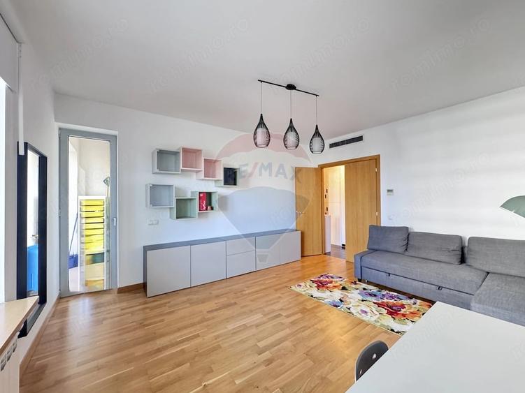 Apartament cu 2 camere decomandat în Splaiul Unirii