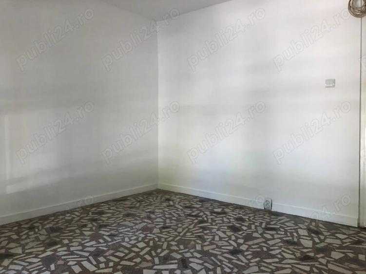 Spațiu comercial, de 13 mp, în Central