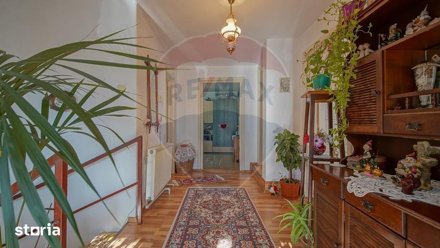 Casă cu 5 camere cu Teren 145 Mp în Dârste