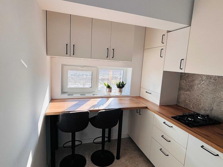 Apartament cu 2 camere decomandat în Central
